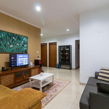 Spacious, White-Villa Belgareti @Kiara Condong Бандунг Екстериор снимка