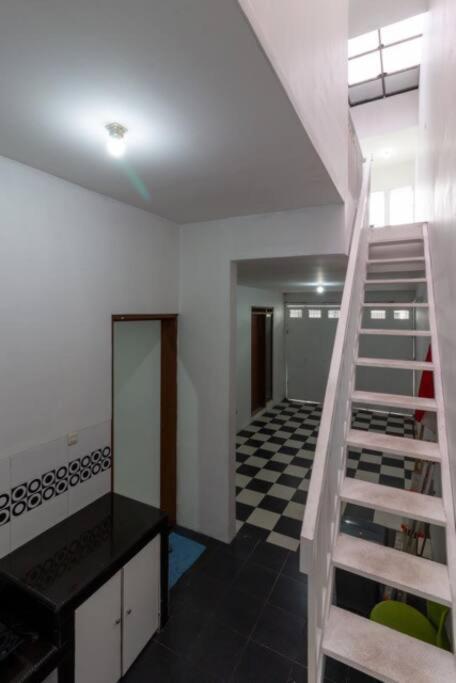Spacious, White-Villa Belgareti @Kiara Condong Бандунг Екстериор снимка