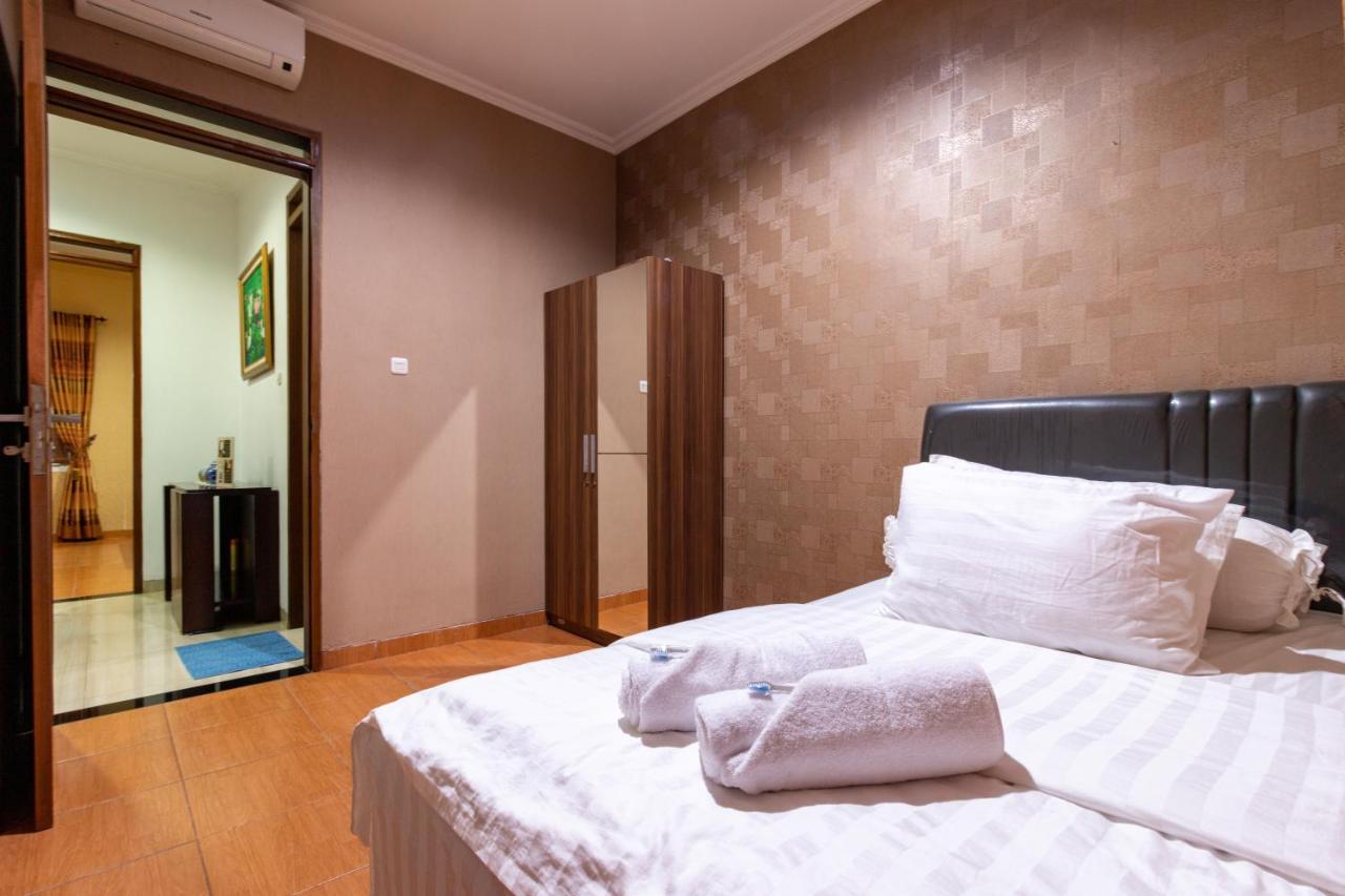 Spacious, White-Villa Belgareti @Kiara Condong Бандунг Екстериор снимка
