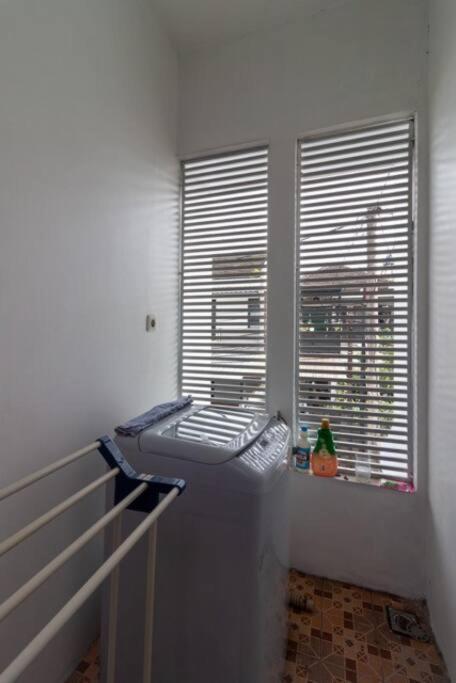 Spacious, White-Villa Belgareti @Kiara Condong Бандунг Екстериор снимка