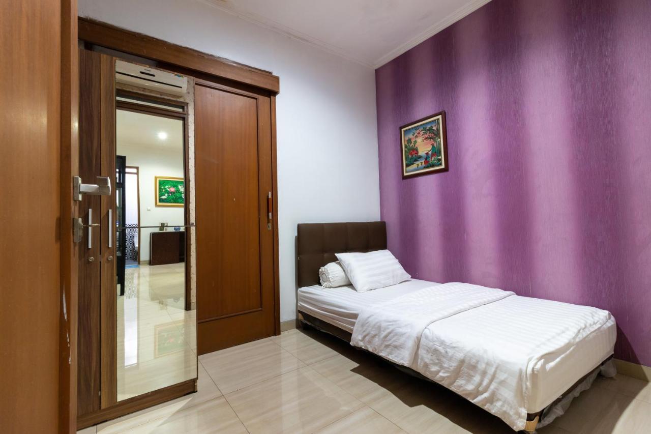 Spacious, White-Villa Belgareti @Kiara Condong Бандунг Екстериор снимка