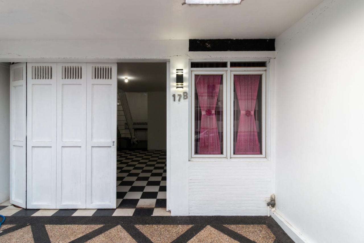 Spacious, White-Villa Belgareti @Kiara Condong Бандунг Екстериор снимка