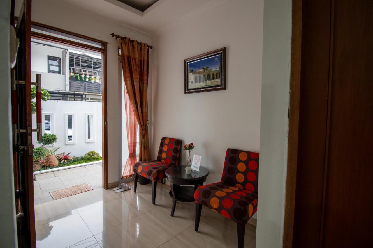 Spacious, White-Villa Belgareti @Kiara Condong Бандунг Екстериор снимка